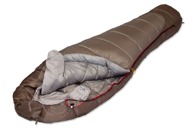 Низкотемпературный спальный мешок-кокон для зимнего туризма.  Alexika Iceland